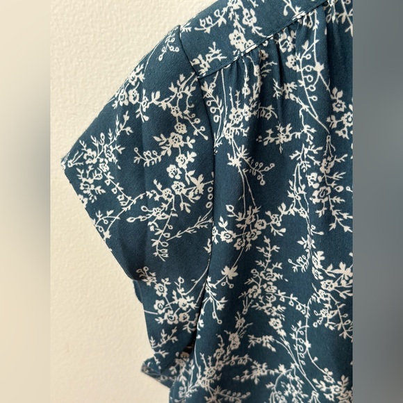 Fun 2 Fun Floral Blouse - Picture 5 of 6